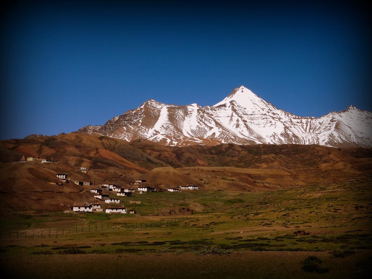 Hotel Deyzor Kaza Exteriör bild